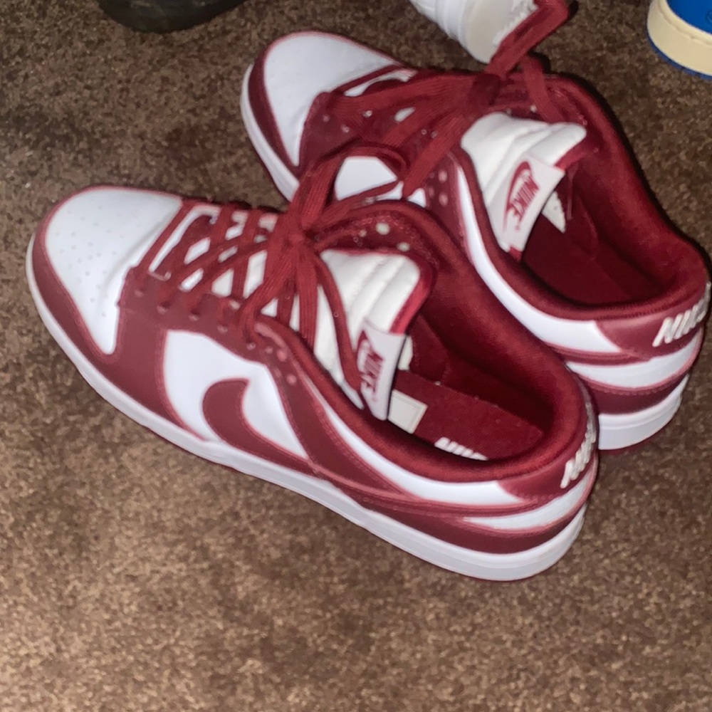 Team red Nike dunks